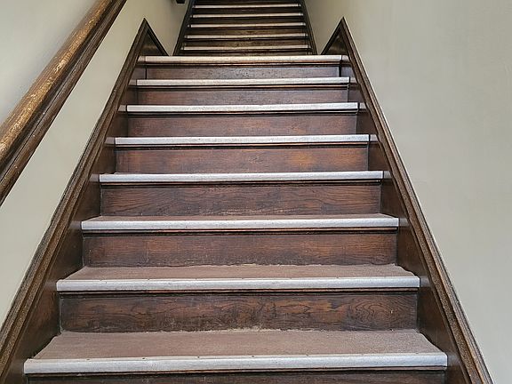 5th image of 306 Shelden Ave