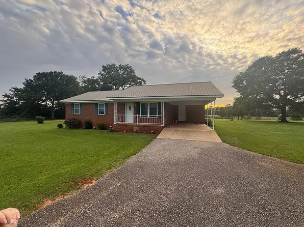 135 Big Pine Dr, Valley Grande, AL 36701