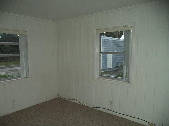 4th image of 365 Holly Dr