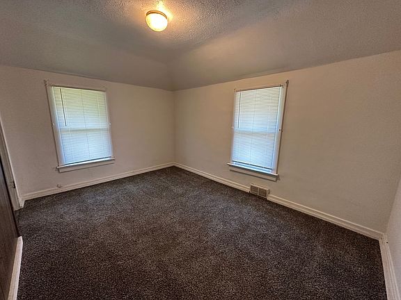3rd image of 1521 E Rosser Ave #2