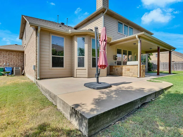2500 Speidel Dr — Photo 9