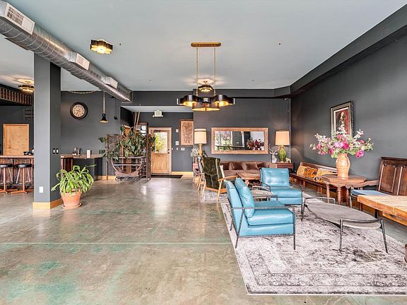2nd image of 21015 Geyserville Avenue