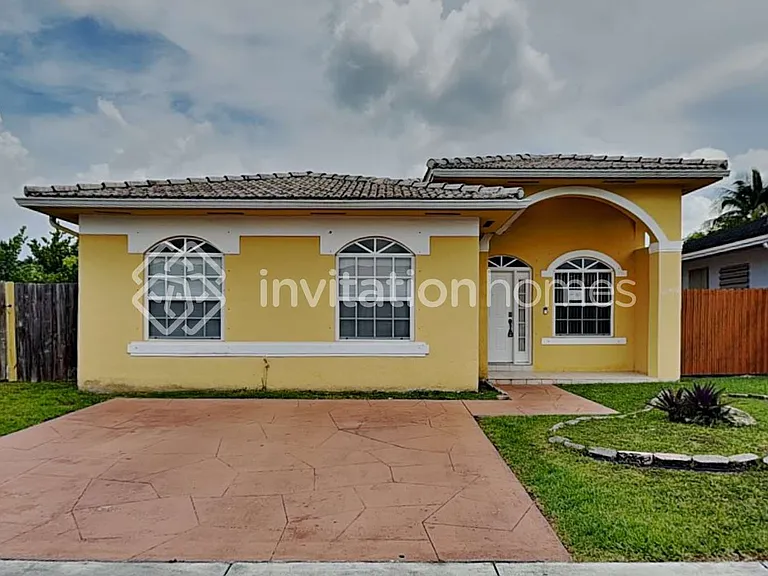 16960 SW 141st Ave — Photo 1