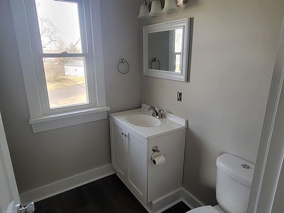 4th image of 1325 S Hoyt Ave #2