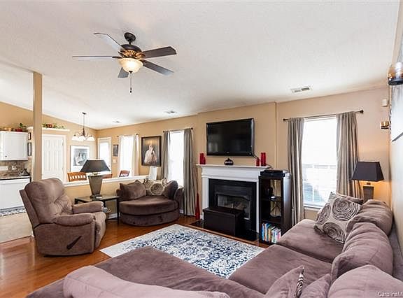 5th image of 165 Brookstone Dr