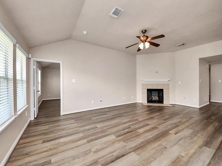 1818 Fergus Park Ct — Photo 24