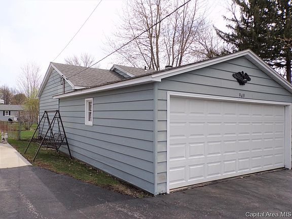 4th image of 949 S Whitesboro St