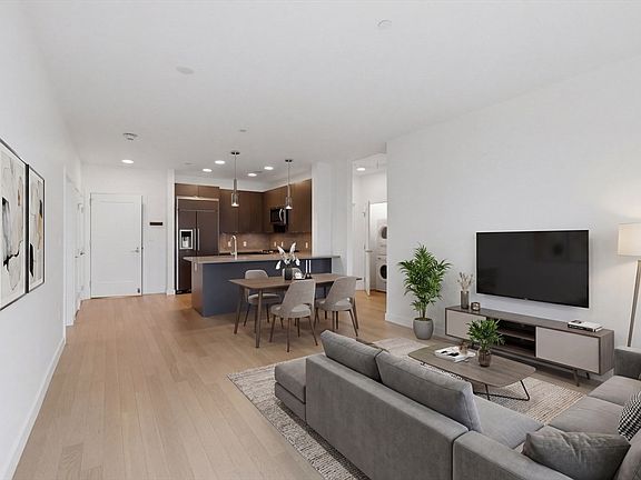 3rd image of 65 Lewis St #Penthouse 12