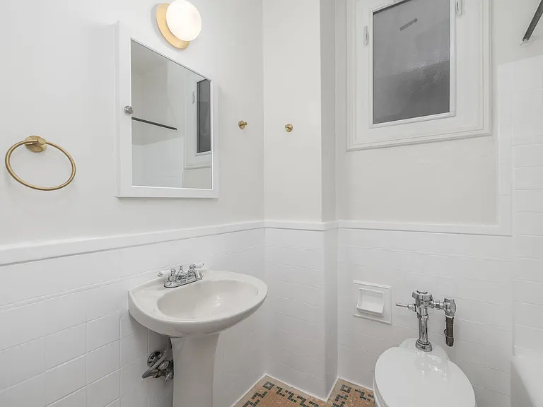 801 S Gramercy Dr — Photo 24
