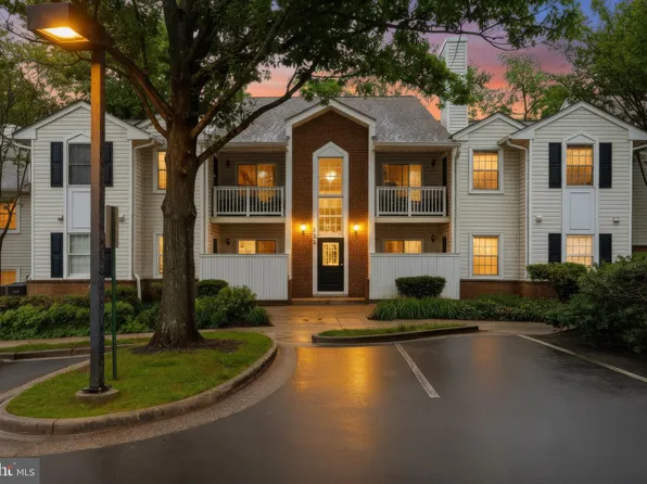 104 Westwick Ct Unit 2, Sterling, VA 20165