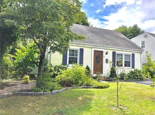 77 Dorr Ave, Riverside, RI 02915