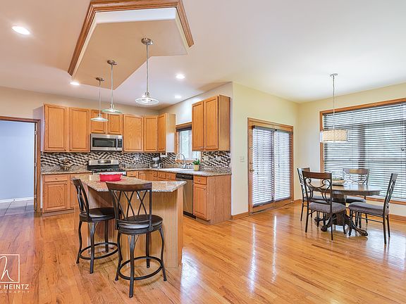 5th image of 3350 Banford Cir