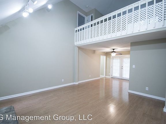 3rd image of 8321 Park Vista Cres