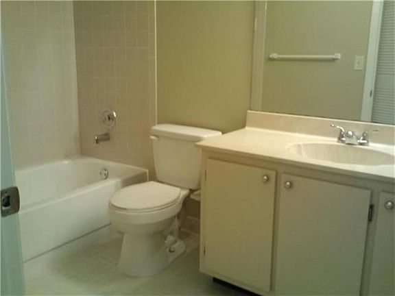 2nd image of 7 Camden Ln