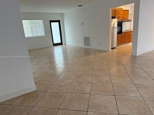 753 Navarre Ave — Photo 3