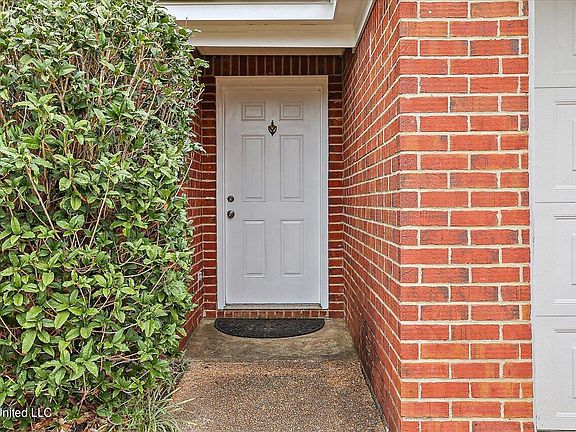 2nd image of 240 Woodlake Dr