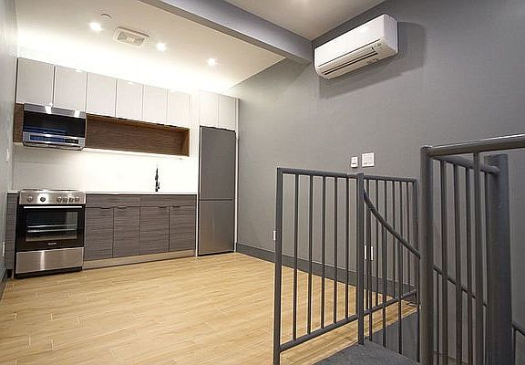 4th image of 438 Marion St #1C