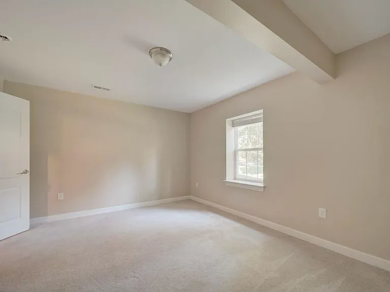 18413 Cedar Dr — Photo 4