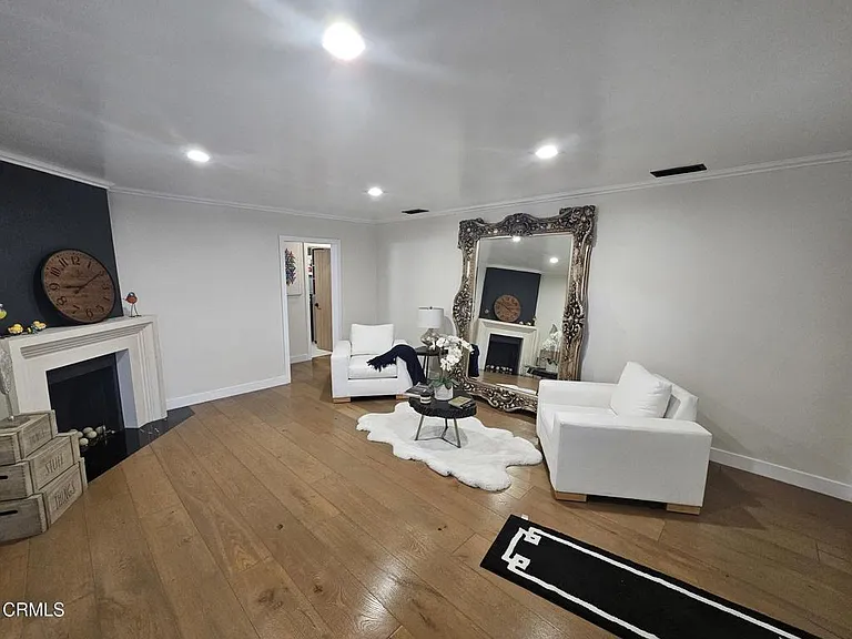 1700 N Pass Ave — Photo 10