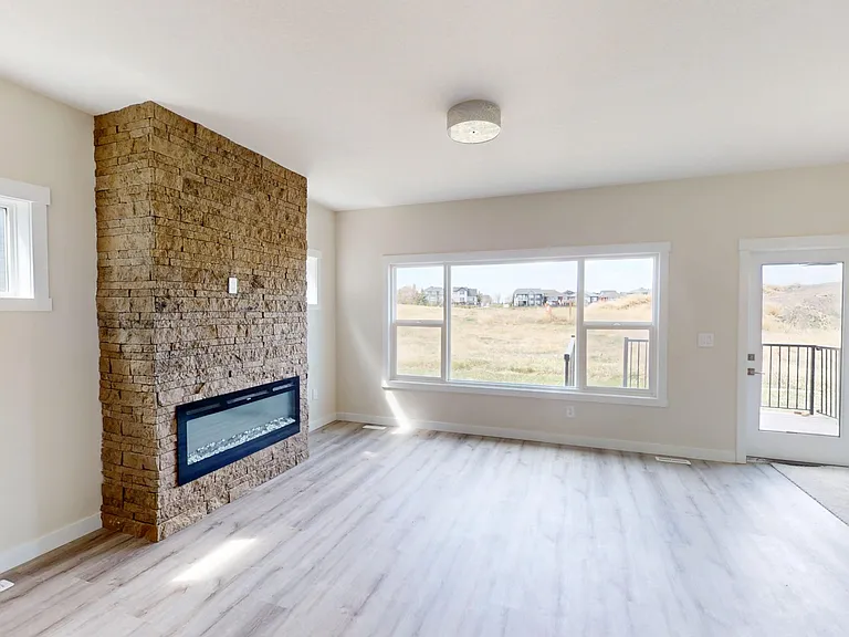 1227 Westmount Dr — Photo 6