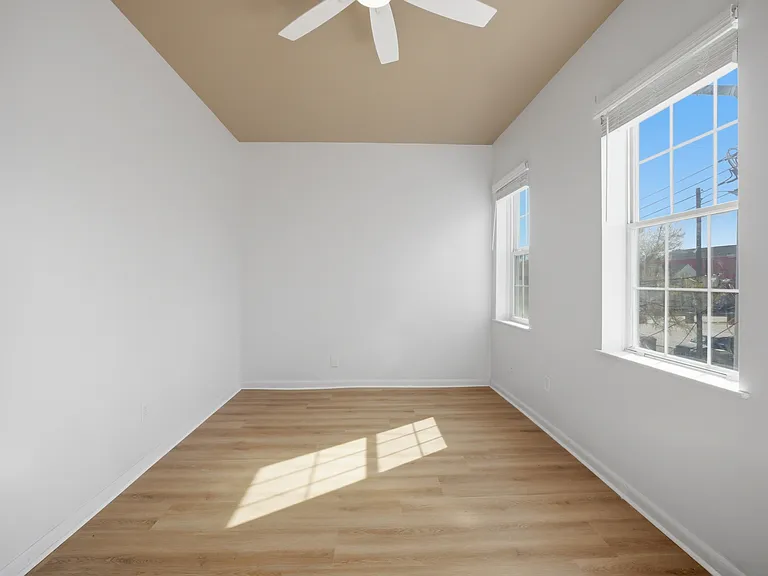 605 Dinwiddie St #B — Photo 15