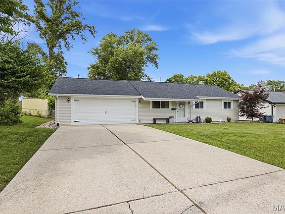 3rd image of 501 Prince Charles Dr