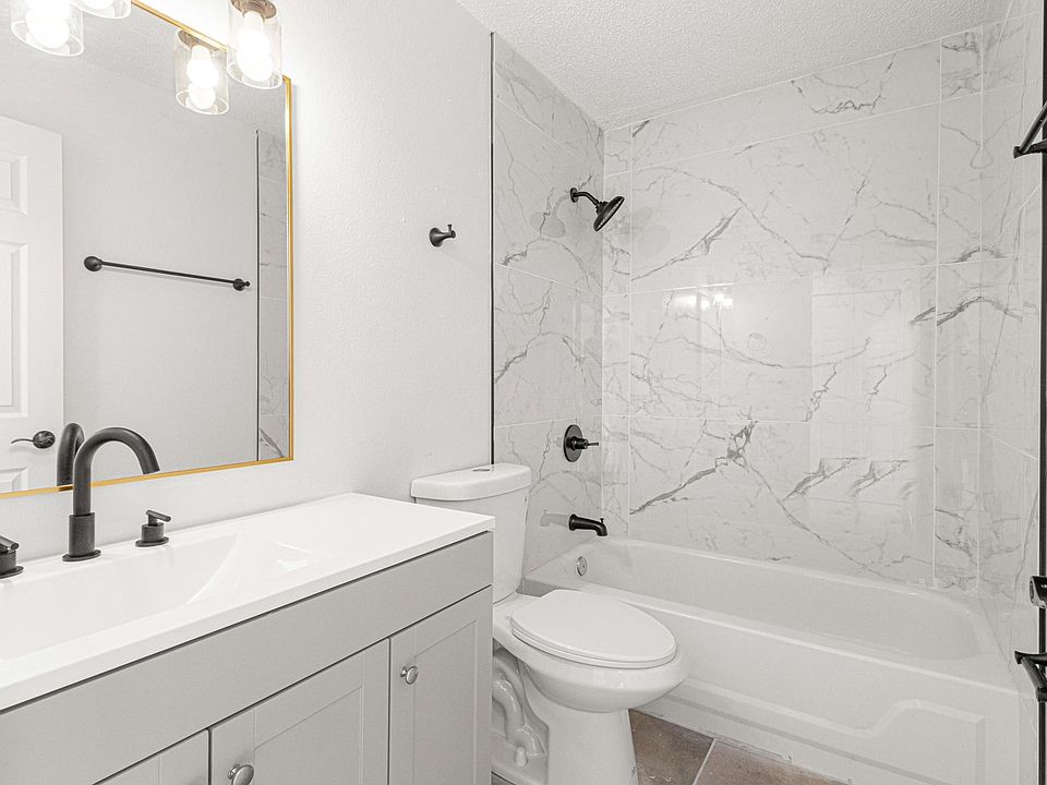 1st image of 5305 SE 28th Ln APT B