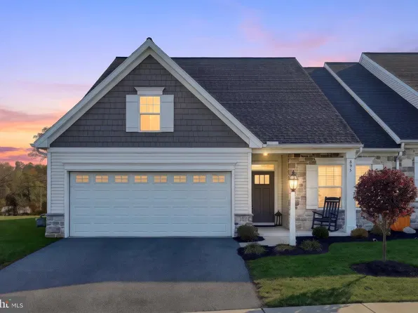 895 Shadowbrooke Dr, Dover, PA 17315