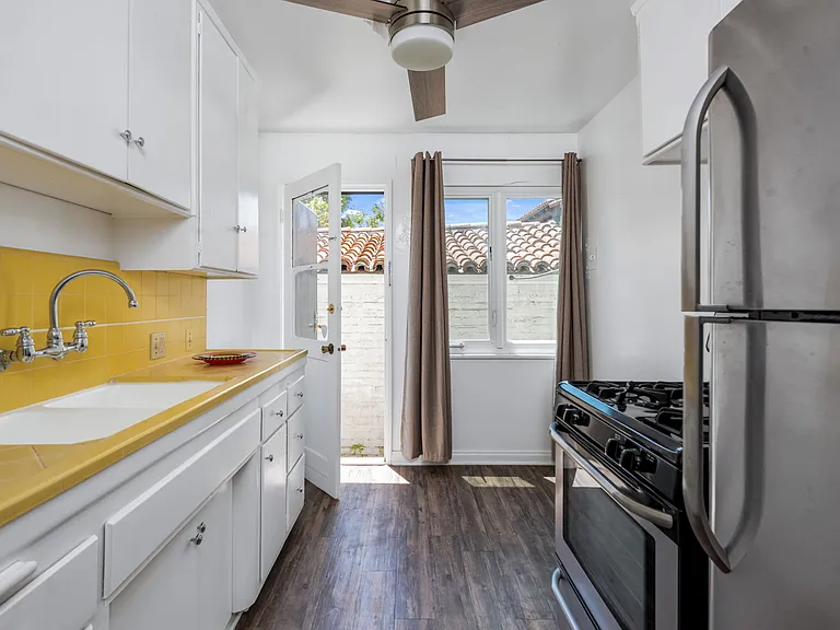 1477 Havenhurst Dr #1 — Photo 50