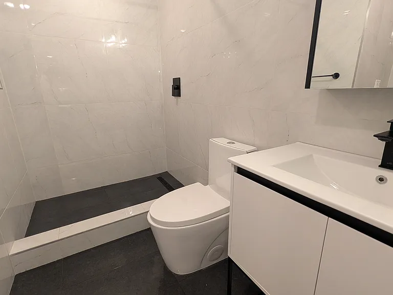 55A109 Tunxis Ave #109 — Photo 6