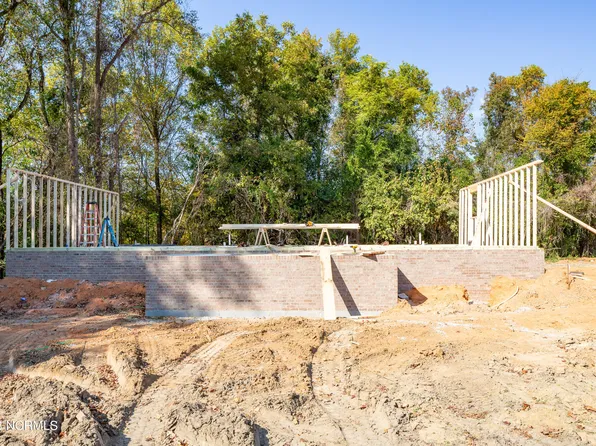 205 Dixie Circle, Clinton, NC 28328