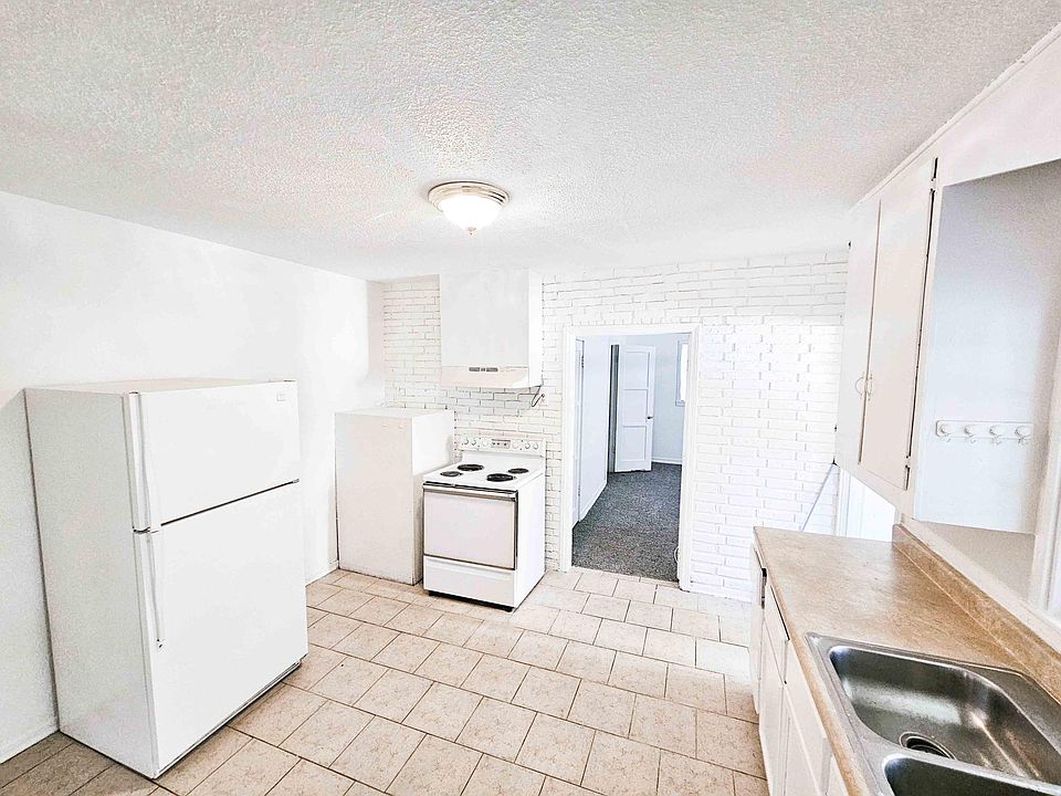 Large Kitchen view from Living Room
205 N. 13TH STREET, Las Vegas, NV 89101