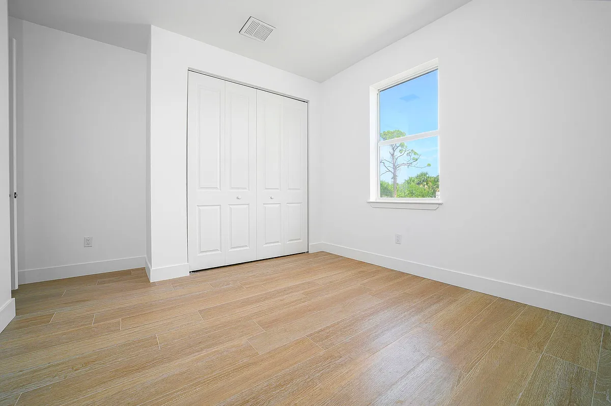 Building Photo - 15061 Brainbridge Cir
