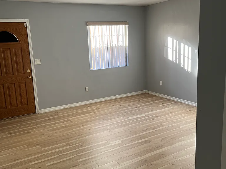 2800 S Mansfield Ave — Photo 12