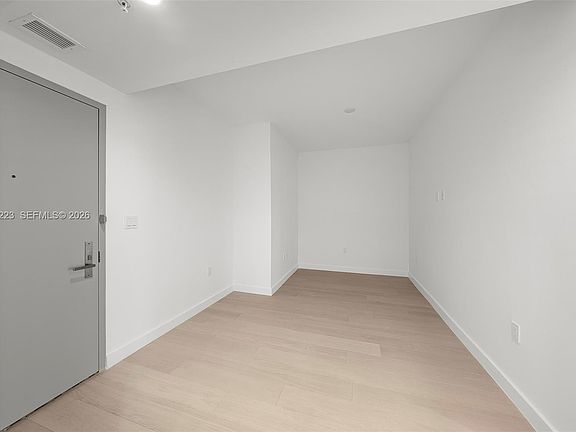 4th image of 9201 E Bay Harbor Dr #502
