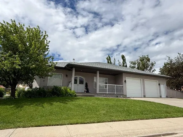 201 NE Aspen Way, Vulcan, AB T0L 2B0