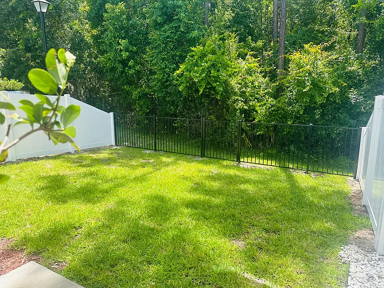 394 Servia Dr — Photo 6