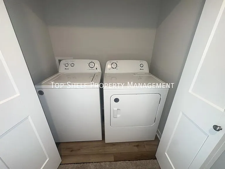 173 NE 56th St — Photo 11