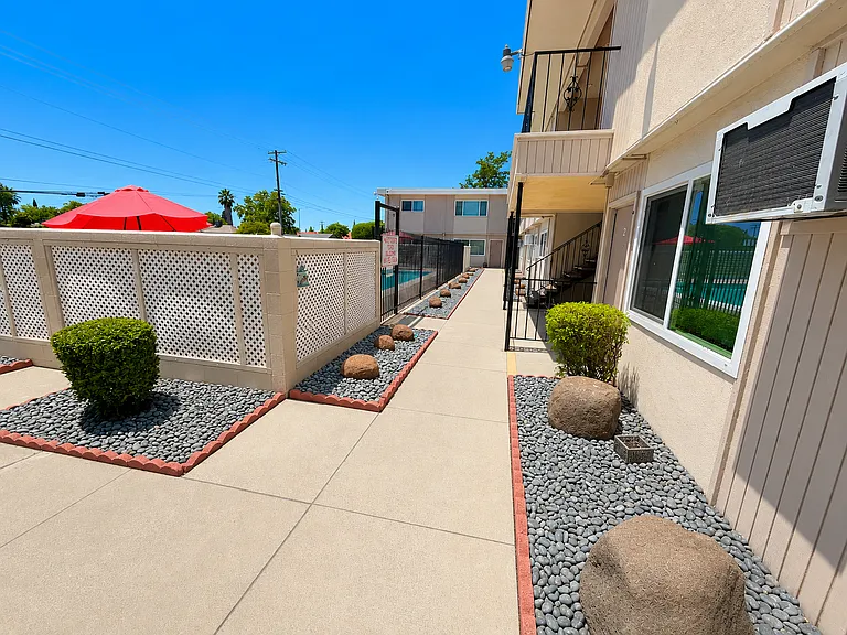Arden Garden Apartments — Photo 6