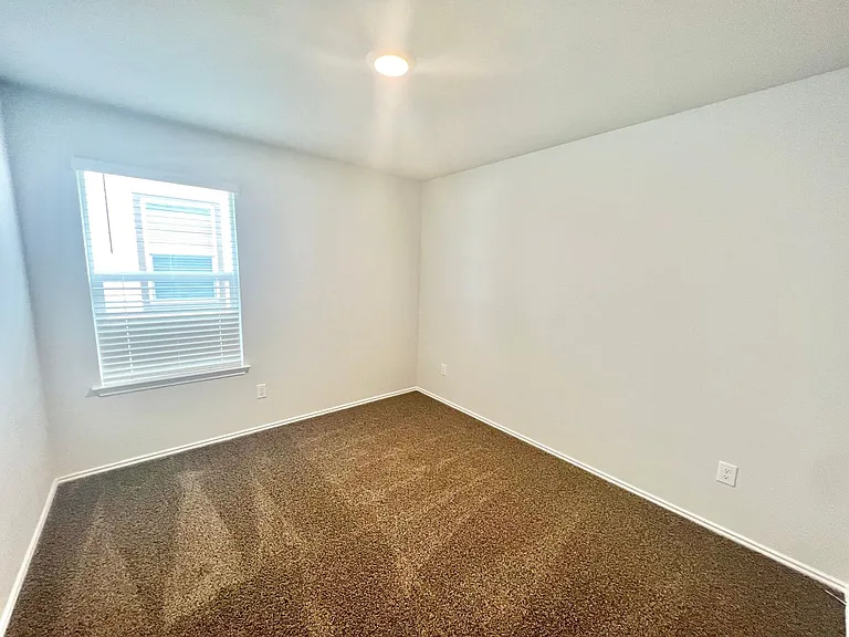 7303 Gilbert Dr — Photo 17