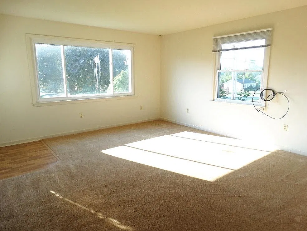 3 bed, 1.5 bath, 1488 sqft, $1,795 — Photo 4
