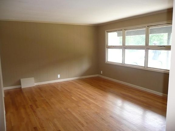 2nd image of 8705 Kildare Dr