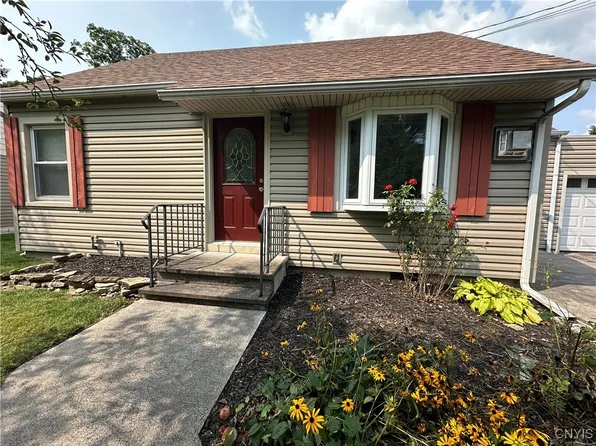106 Hobson Ave, Fayetteville, NY 13066