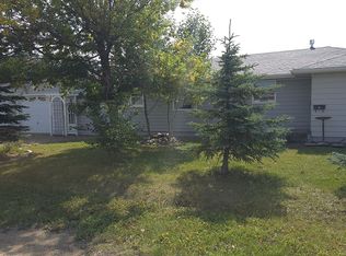 608 1st St, Hingham, MT 59528