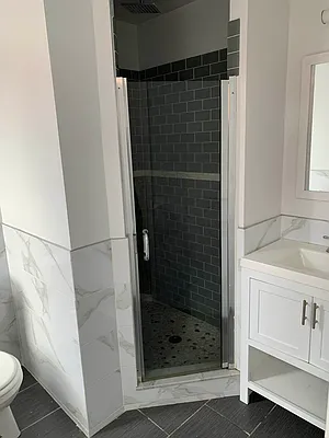 Rented by Salon Realty Corp | media 2