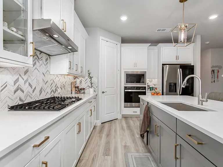2437 Pinnacle Pl — Photo 12