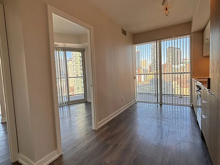 159 Wellesley St E #1209 — Photo 7