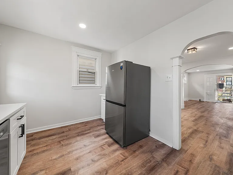 5748 Dunlap St — Photo 14