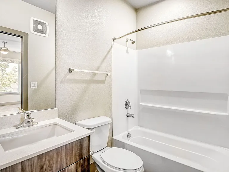 4923 King St — Photo 55