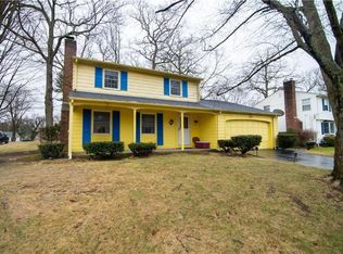 26 Monmouth Dr, Riverside, RI 02915